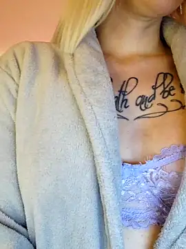 Snapshot of Fuck-Gina chatting on February 14, 11:12 pm Fuck-Gina online show from February 14, 11:12 pm