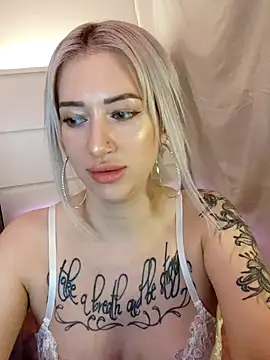 Snapshot of Fuck-Gina chatting on July 31, 9:58 pm Fuck-Gina online show from July 31, 9:58 pm