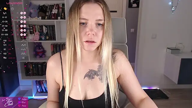 Emma Bryan online show from November 4, 9:25 pm