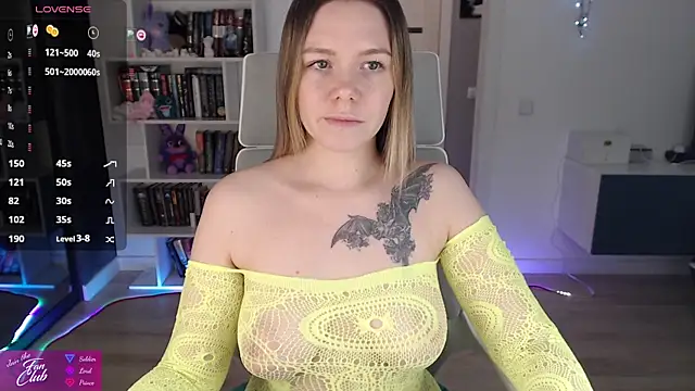 Emma Bryan online show from April 4, 8:50 pm