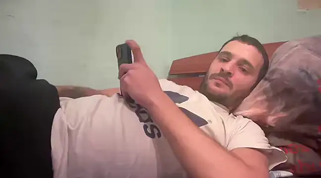 Snapshot of AlexandruUK chatting on March 11, 2:51 pm AlexandruUK online show from March 11, 2:51 pm