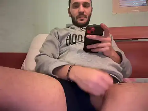 Snapshot of AlexandruUK chatting on January 11, 1:38 pm AlexandruUK online show from January 11, 1:38 pm