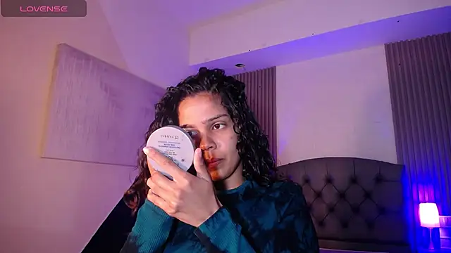 Snapshot of ximena_diaz chatting on March 3, 9:26 pm ximena diaz online show from March 3, 9:26 pm