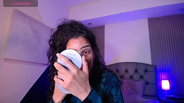 Snapshot of ximena_diaz chatting on March 21, 7:57 pm ximena diaz online show from March 21, 7:57 pm