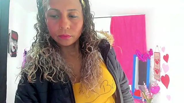 Snapshot of samantha__smile chatting on February 16, 4:20 am samantha smile online show from February 16, 4:20 am