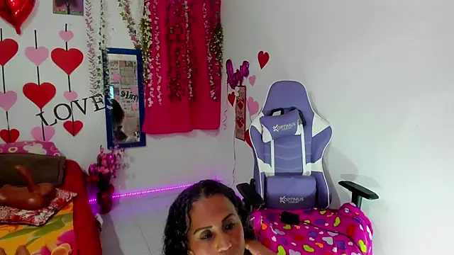 Snapshot of samantha__smile chatting on October 5, 6:39 pm samantha smile online show from October 5, 6:39 pm