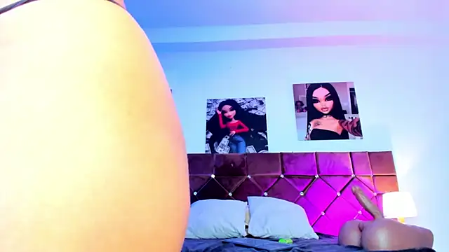 Snapshot of Ariana_lopezz chatting on February 10, 6:24 pm Ariana lopezz online show from February 10, 6:24 pm