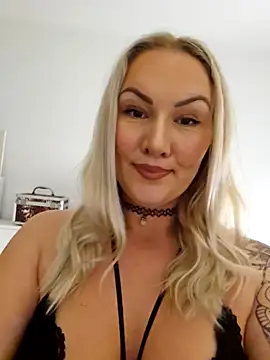 Snapshot of NastyMilf_ chatting on December 26, 8:00 pm NastyMilf online show from December 26, 8:00 pm