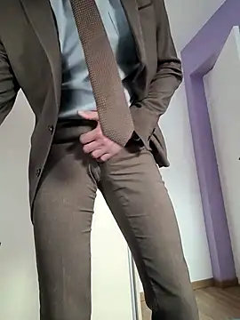 Snapshot of Justforoneday chatting on November 14, 12:15 pm Justforoneday online show from November 14, 12:15 pm