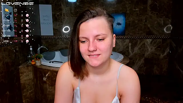 MelindaTin online show from November 23, 12:43 am