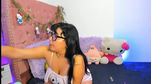 Snapshot of LillyCandy chatting on June 6, 9:30 pm LillyCandy online show from June 6, 9:30 pm