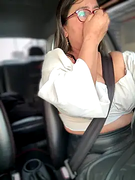 Ixchel Anaid online show from September 16, 1:45 pm