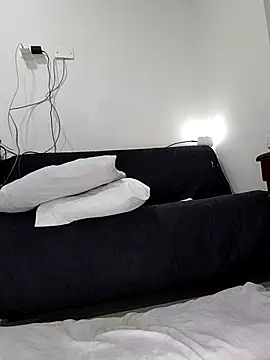 Snapshot of estrella_tasty chatting on April 21, 2:26 am estrella tasty online show from April 21, 2:26 am