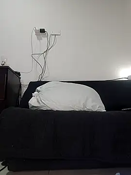 Snapshot of estrella_tasty chatting on May 10, 2:28 am estrella tasty online show from May 10, 2:28 am
