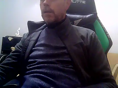 Snapshot of boran34 chatting on December 22, 3:53 pm boran34 online show from December 22, 3:53 pm