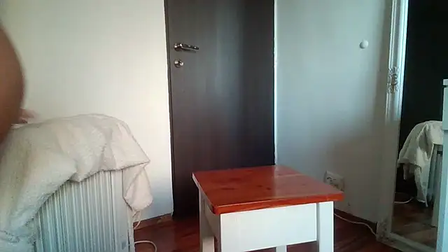 Snapshot of suuzykiss chatting on March 6, 6:19 am suuzykiss online show from March 6, 6:19 am