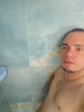 Snapshot of latinoflpr chatting on September 24, 12:58 am latinoflpr online show from September 24, 12:58 am