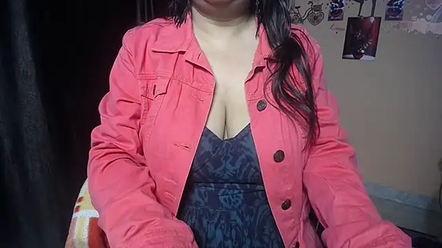 Snapshot of Shanvi_ chatting on February 8, 1:25 pm Shanvi online show from February 8, 1:25 pm