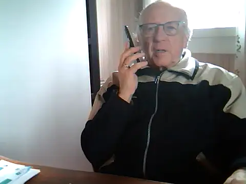 Snapshot of johnjohn622662 chatting on February 24, 1:10 pm johnjohn622662 online show from February 24, 1:10 pm