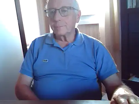 Snapshot of johnjohn622662 chatting on September 9, 3:11 pm johnjohn622662 online show from September 9, 3:11 pm