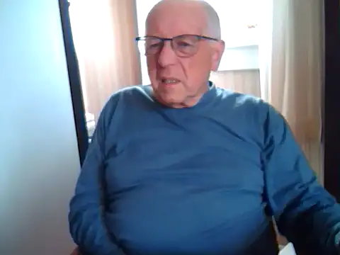 Snapshot of johnjohn622662 chatting on September 29, 9:25 am johnjohn622662 online show from September 29, 9:25 am