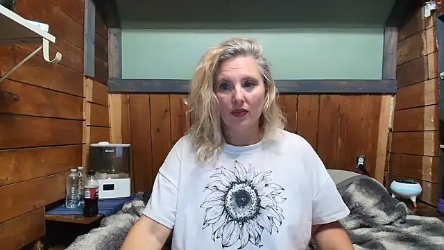 lisaxlovexxx online show from May 23, 2:28 am