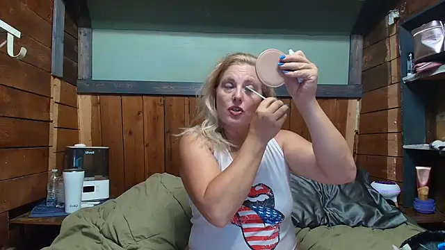Snapshot of lisaxlovexxx chatting on July 12, 8:11 pm lisaxlovexxx online show from July 12, 8:11 pm