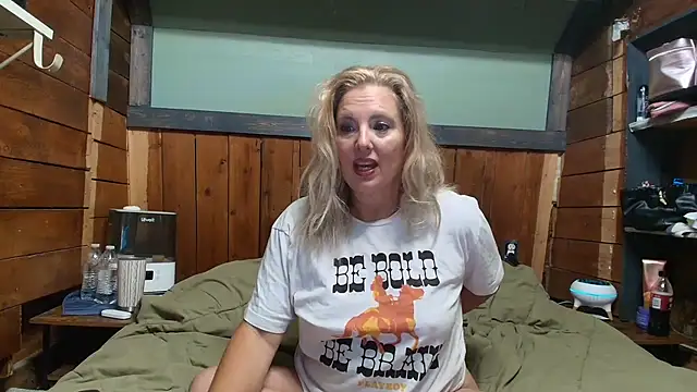 Snapshot of lisaxlovexxx chatting on July 13, 3:59 pm lisaxlovexxx online show from July 13, 3:59 pm