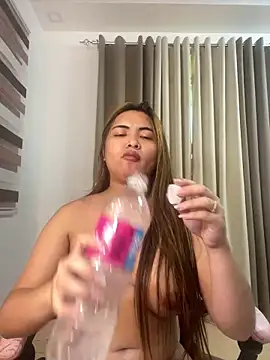 Snapshot of Bombshell_Ashy chatting on February 9, 6:01 am Bombshell Ashy online show from February 9, 6:01 am