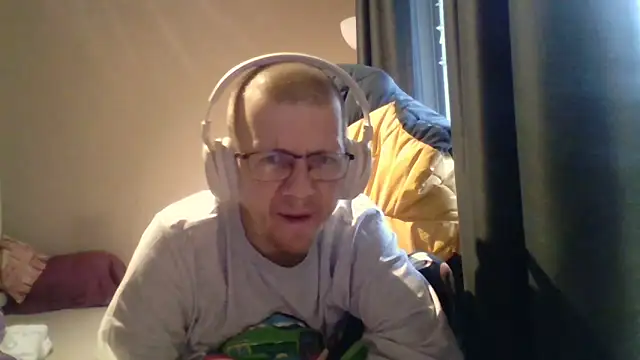 David250692 online show from November 28, 9:45 am