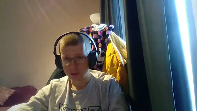 David250692 online show from December 18, 1:06 pm