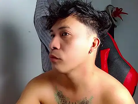 boyhot23x online show from May 14, 7:26 am