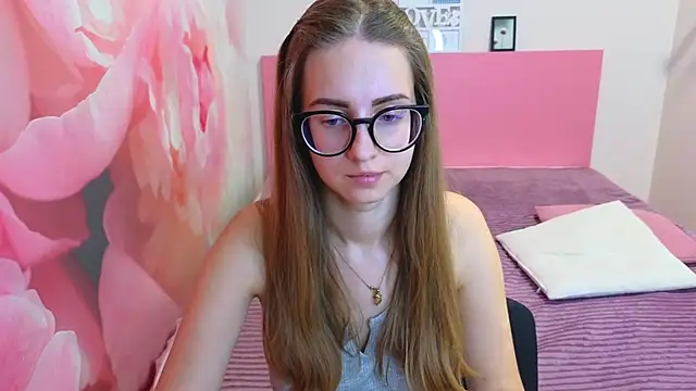 AliceAdams online show from January 23, 11:15 am