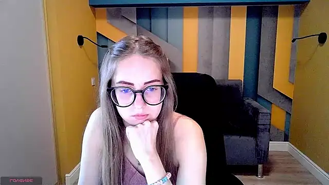 AliceAdams online show from March 8, 11:37 am