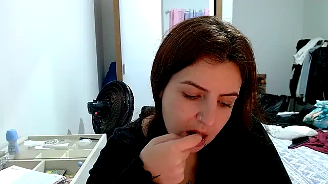 Snapshot of chelbyy chatting on October 1, 12:38 am chelbyy online show from October 1, 12:38 am