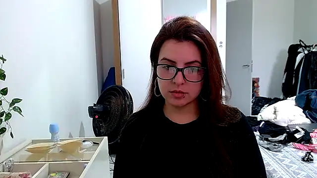 Snapshot of chelbyy chatting on October 2, 5:42 pm chelbyy online show from October 2, 5:42 pm