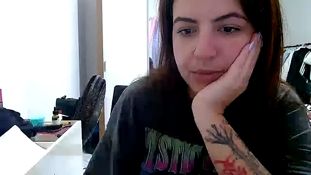 chelbyy online show from October 31, 5:58 pm