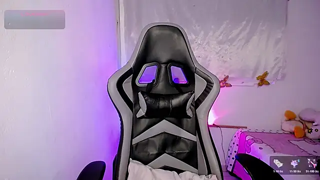 ninatiny online show from November 13, 10:03 am