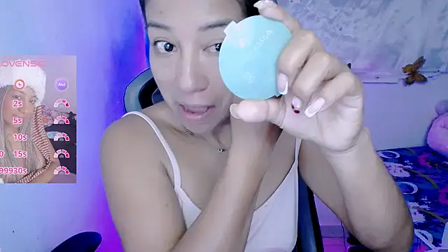 ninatiny online show from January 18, 11:14 am