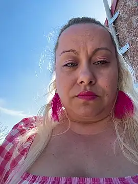 SabinaSweety online show from April 5, 11:40 am