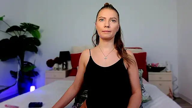 Snapshot of SashaRizz chatting on February 25, 5:17 am SashaRizz online show from February 25, 5:17 am