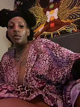 Snapshot of MzParker chatting on February 9, 3:53 am MzParker online show from February 9, 3:53 am