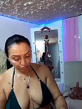 zullyxhot online show from December 19, 9:22 pm