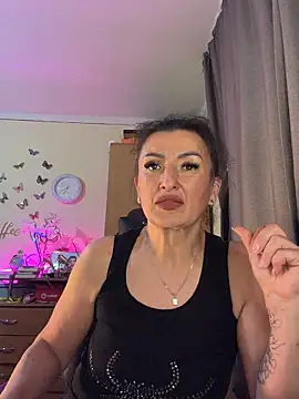 Snapshot of Hotangel75 chatting on June 18, 5:39 pm Hotangel75 online show from June 18, 5:39 pm