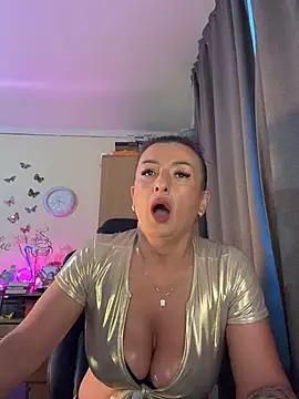 Snapshot of Hotangel75 chatting on June 26, 5:34 am Hotangel75 online show from June 26, 5:34 am