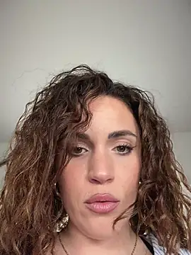 Clara-xoxo online show from March 3, 12:00 pm