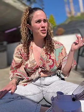 Clara-xoxo online show from March 24, 1:38 pm