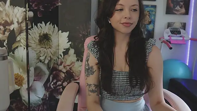 Snapshot of makiyahbelle chatting on November 28, 7:55 am makiyahbelle online show from November 28, 7:55 am