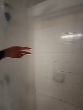 Snapshot of HollyTattoo chatting on September 25, 11:47 am HollyTattoo online show from September 25, 11:47 am