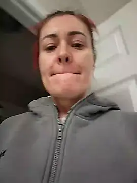 Snapshot of HollyTattoo chatting on February 23, 9:12 pm HollyTattoo online show from February 23, 9:12 pm